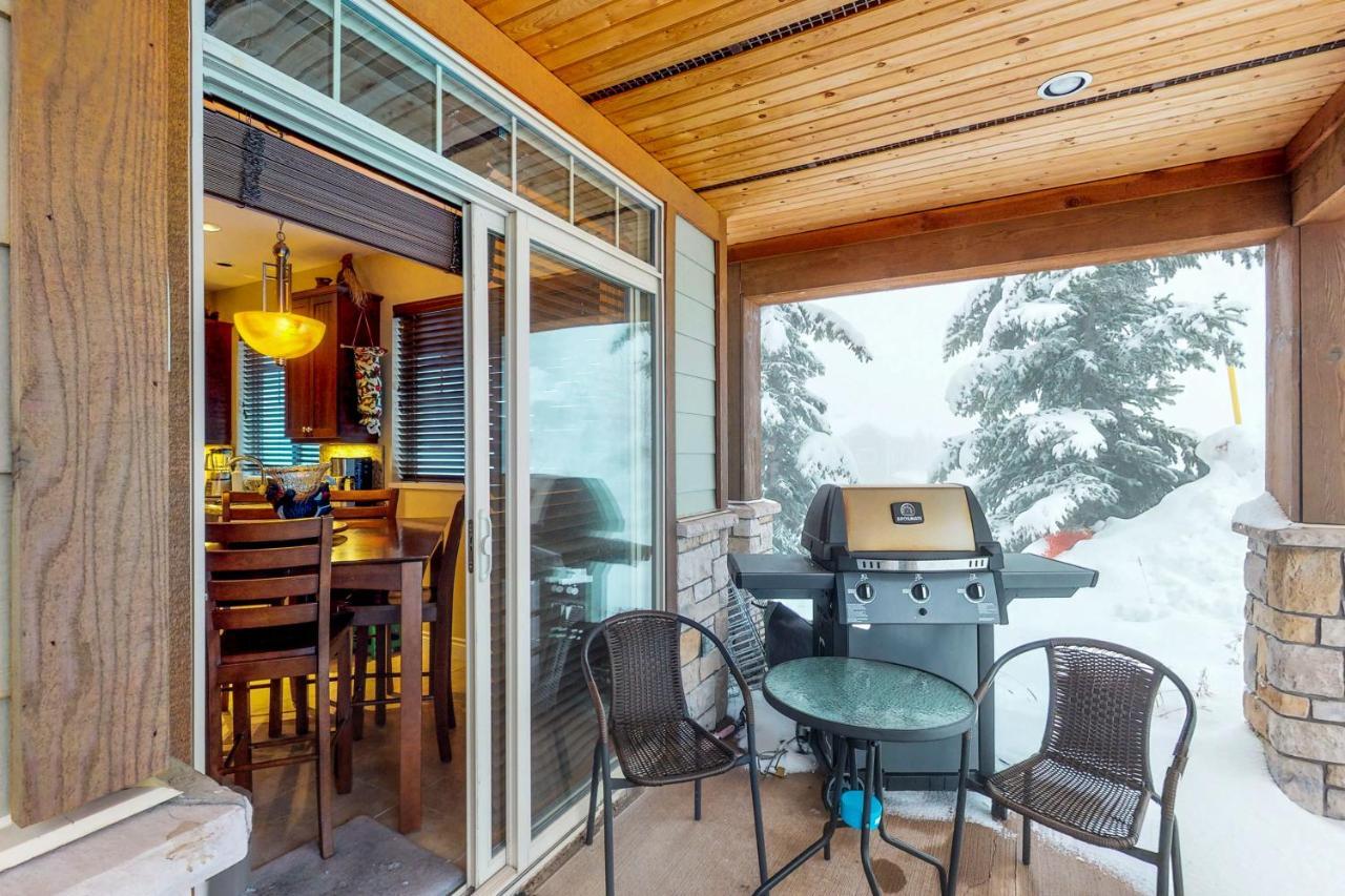 Snowfall Lodge Big White Ski Resort Экстерьер фото